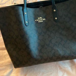 Coach tote. Leather